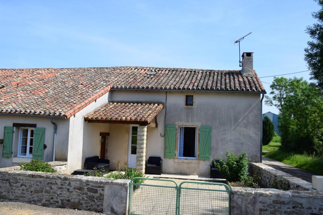 Maison Charismatique A Saint-Germier Avec Jardin Cloture. エクステリア 写真